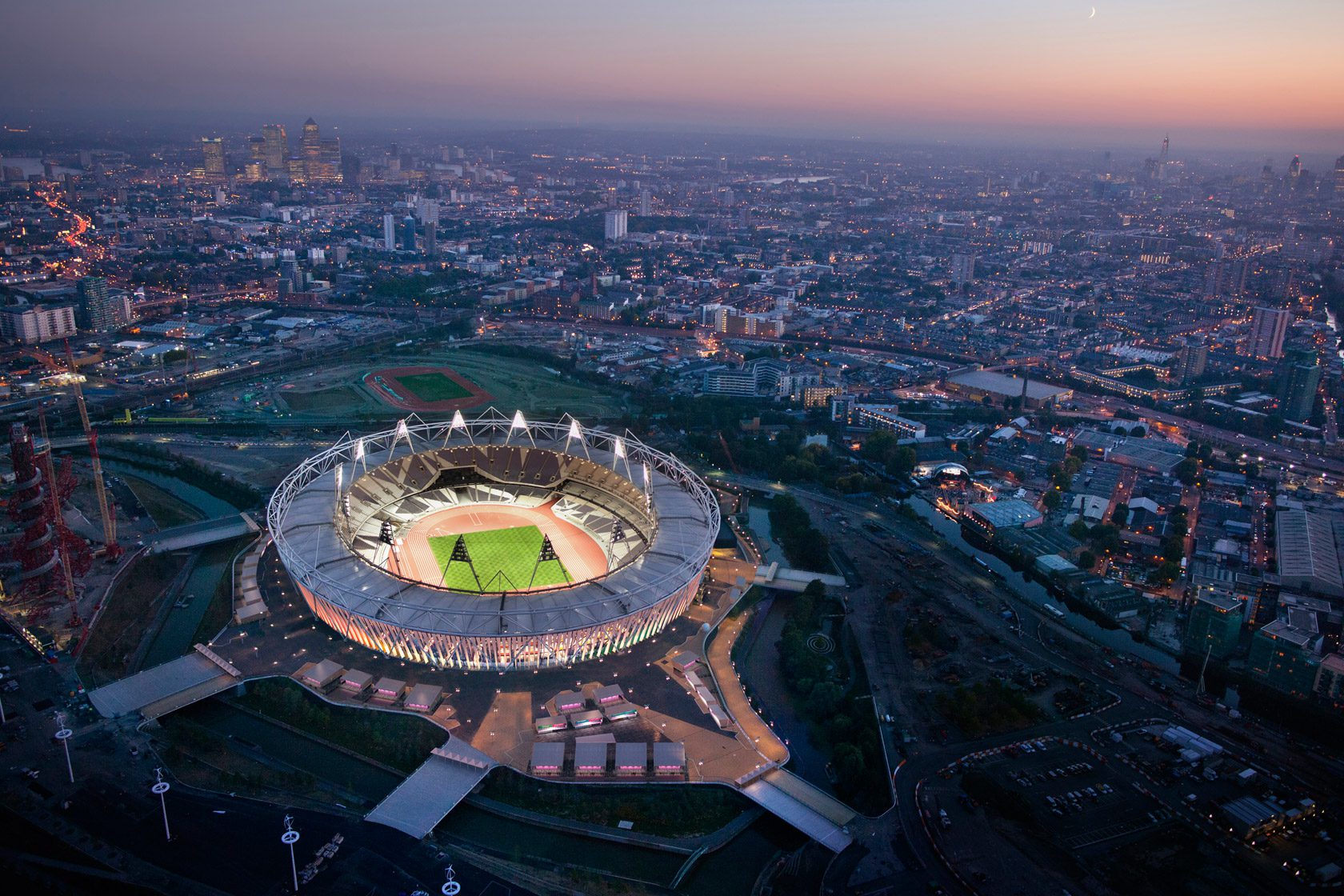 london-2012-track-qeop-stadium